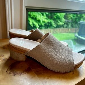 Dansko Tan Mules Versatile Slip-On Clogs